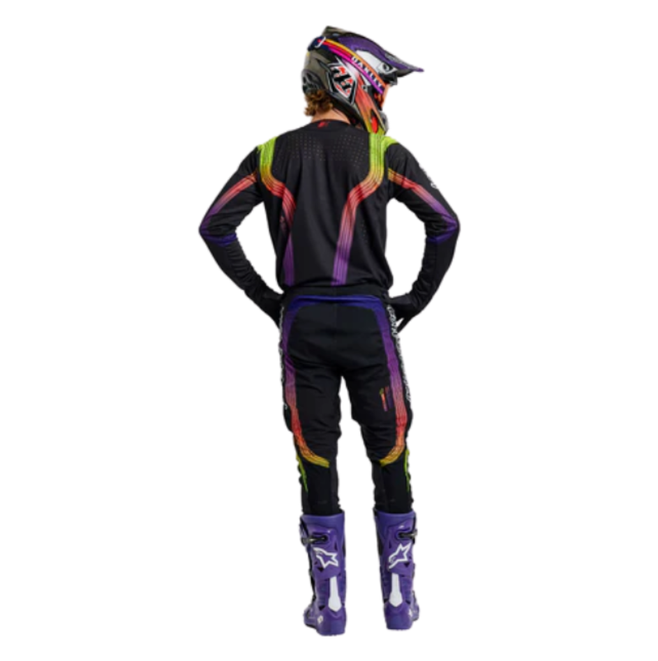 Black / Multi