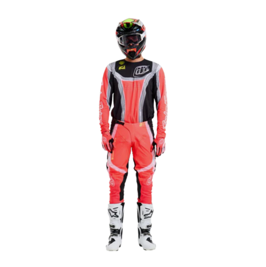 Infra Red / Black