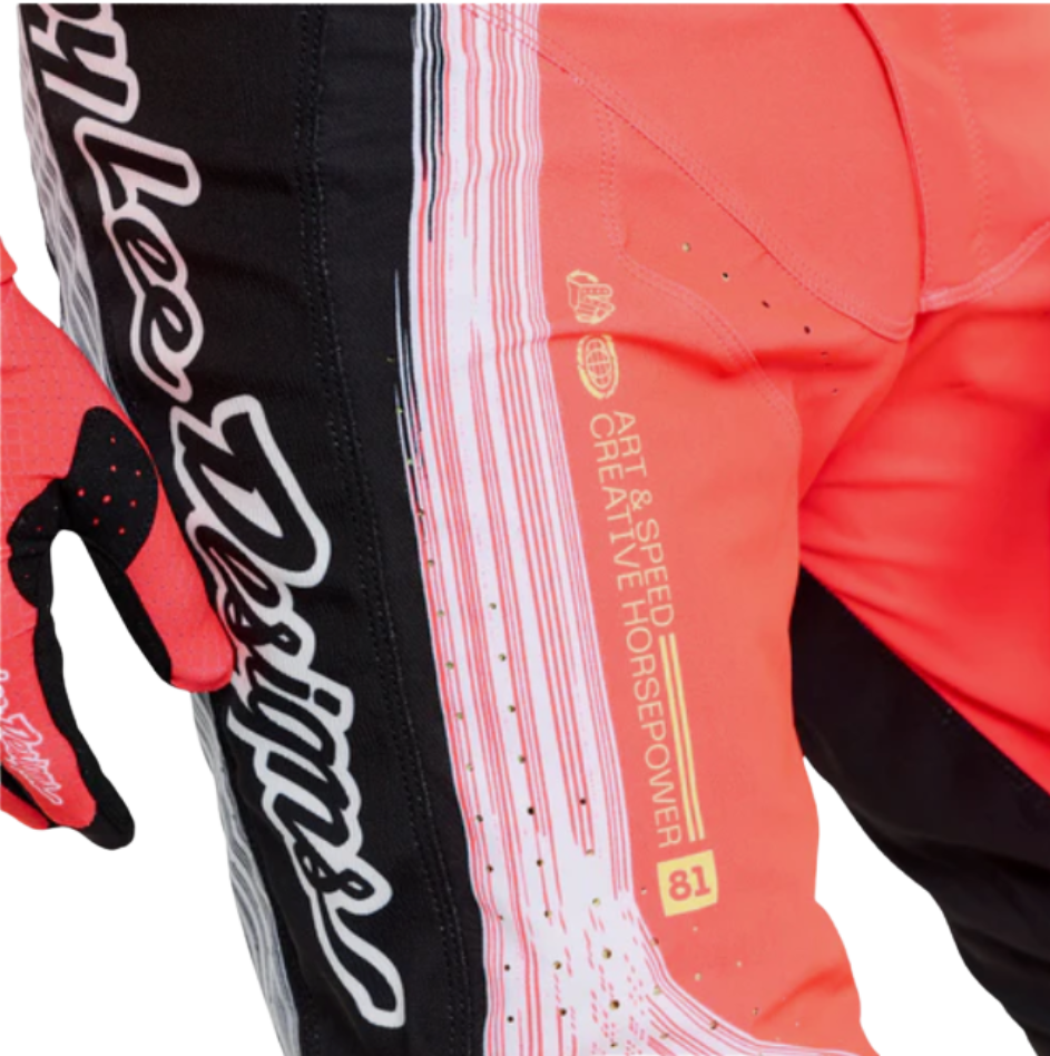 Infra Red / Black