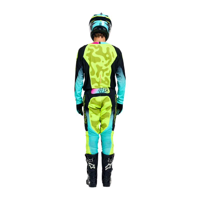 SE Pro LS Myth Gear Set