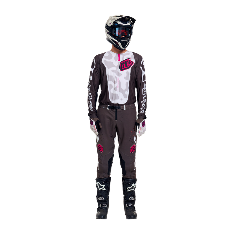 SE Pro LS Myth Gear Set